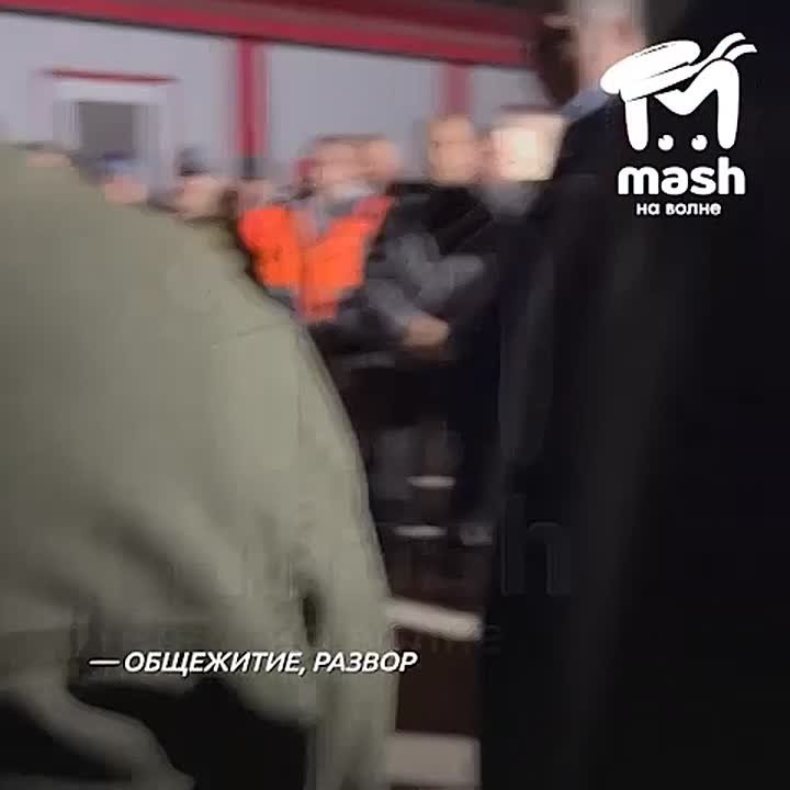 Строителей дорог на ЮБК, которым задерживают зарплату, собираются перевезти из съёмного жилья в симферопольское общежитие