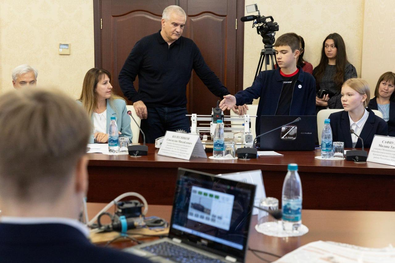 Юные крымчане-изобретатели презентовали свои технические разработки