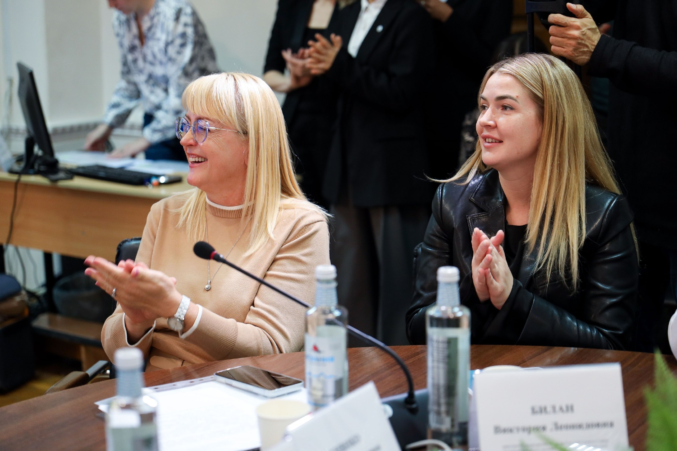 Анатолий Аксаков и Ирина Кивико вручили награды победителям конкурса «Знатоки финансового ранка»-2025, проводимого на территории республики Анатолий Аксаков и Ирина Кивико вручили награды победителям конкурса «Знатоки финансового ранка»-2025, проводимого на территории республики