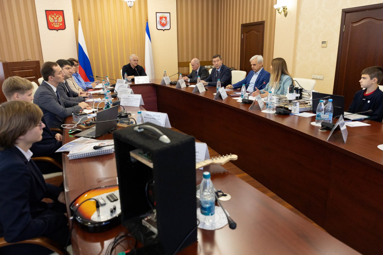 Сергей Аксёнов: Сегодня свои технические разработки представили юные изобретатели Крыма Сергей Аксёнов: Сегодня свои технические разработки представили юные изобретатели Крыма