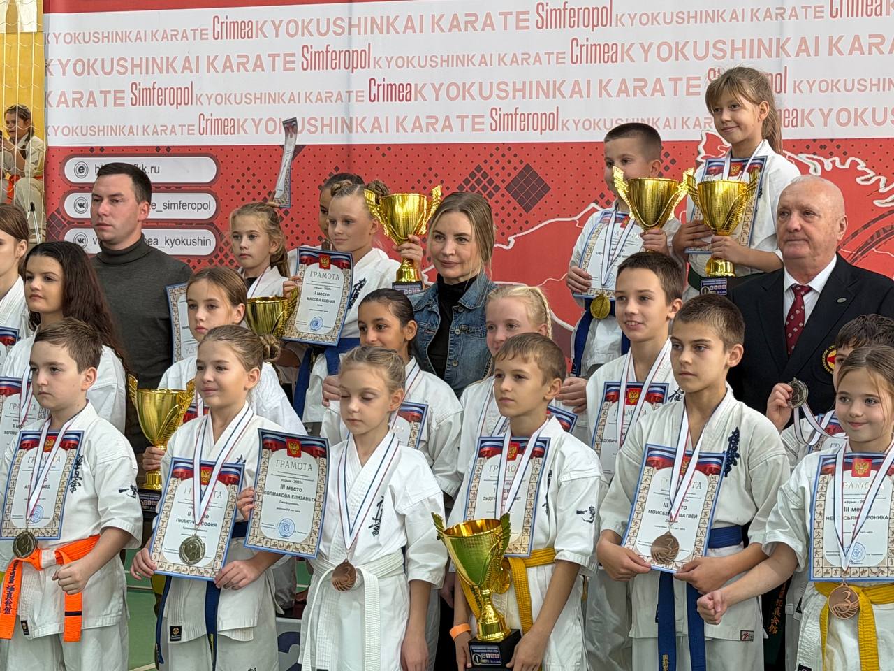 Ольга Торубарова: Совместно с ветераном боевых действий, участником кадрового проекта «Герои Крыма» приняли участие в награждении спортсменов, завоевавших призовые места на республиканских соревнованиях по киокусинкаю Ольга Торубарова: Совместно с ветераном боевых действий, участником кадрового проекта «Герои Крыма» приняли участие в награждении спортсменов, завоевавших призовые места на республиканских соревнованиях по киокусинкаю