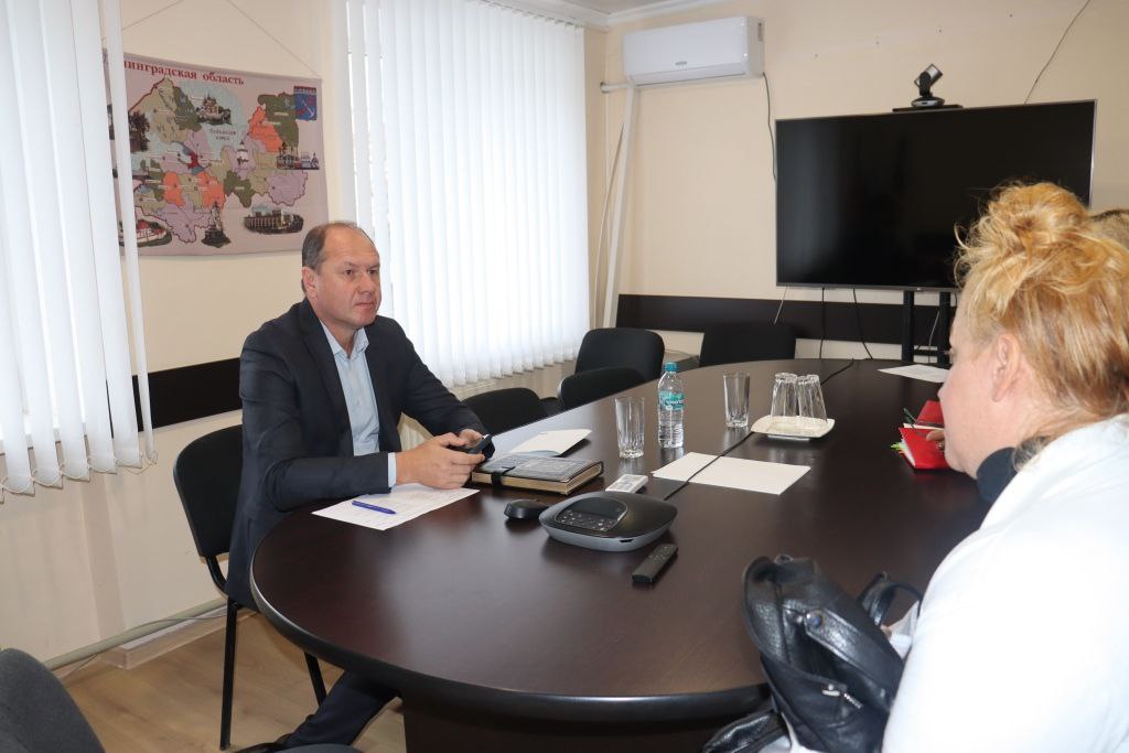 Владислав Хаджиев: Традиционно понедельник начал с еженедельного приёма граждан Владислав Хаджиев: Традиционно понедельник начал с еженедельного приёма граждан