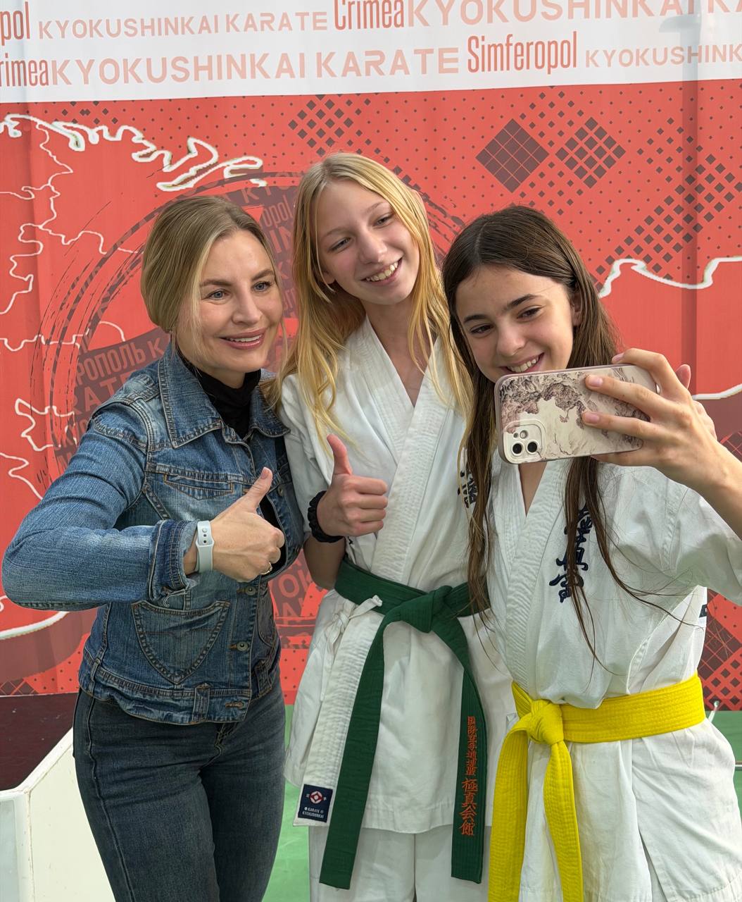 Ольга Торубарова: Совместно с ветераном боевых действий, участником кадрового проекта «Герои Крыма» приняли участие в награждении спортсменов, завоевавших призовые места на республиканских соревнованиях по киокусинкаю
