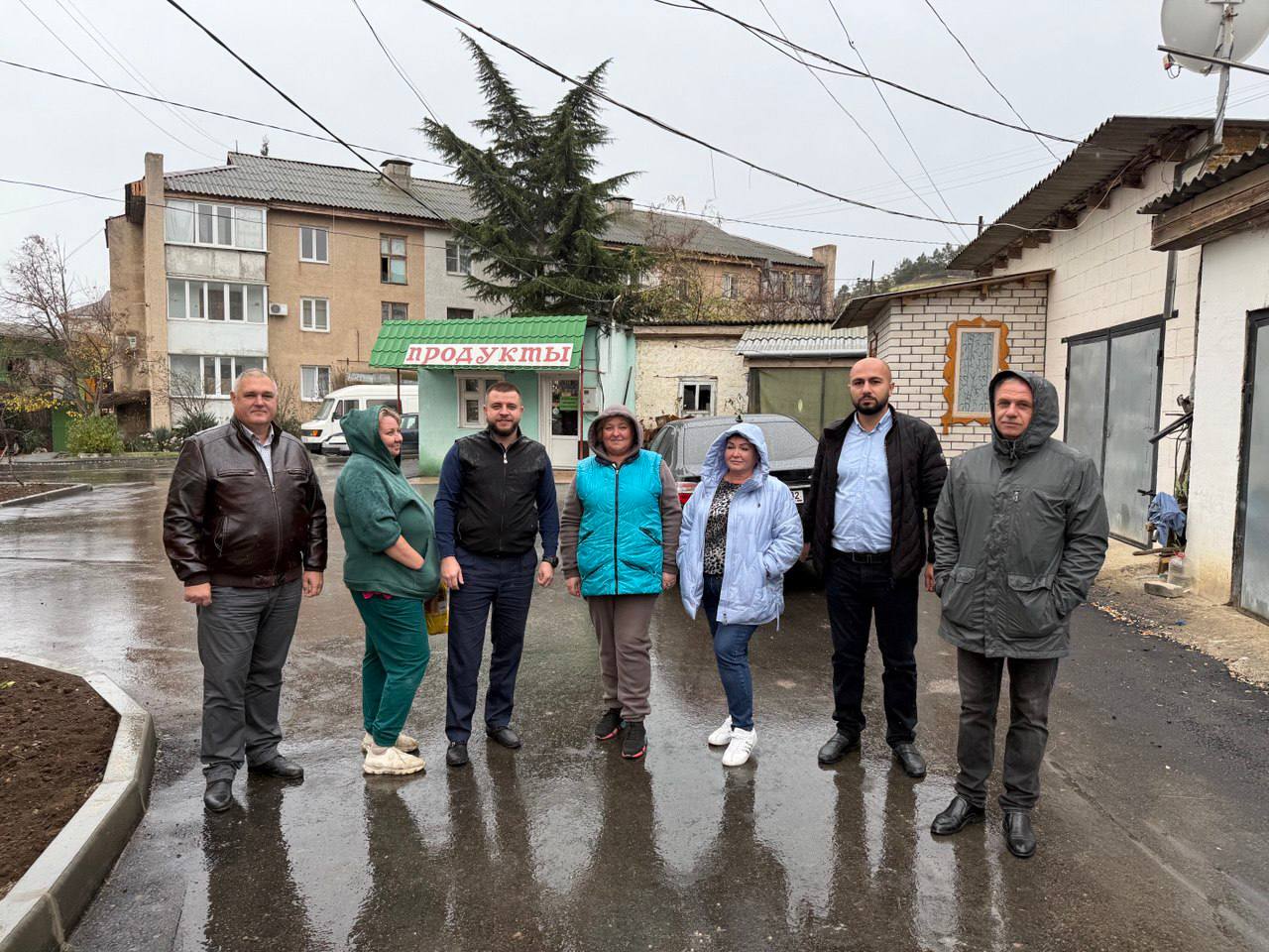 Кирилл Чебышев: Сегодня вместе с первым заместителем главы администрации Ольгой Олейник, заместителем главы Вазгеном Карапетяном и директором Судакского филиала «Воды Крыма» Владимиром Кедиком посетил несколько объектов в... Кирилл Чебышев: Сегодня вместе с первым заместителем главы администрации Ольгой Олейник, заместителем главы Вазгеном Карапетяном и директором Судакского филиала «Воды Крыма» Владимиром Кедиком посетил несколько объектов в...