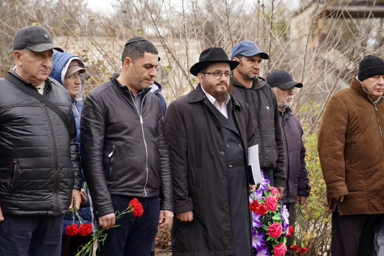 В Евпатории почтили память крымчаков и евреев, ставших жертвами нацизма В Евпатории почтили память крымчаков и евреев, ставших жертвами нацизма