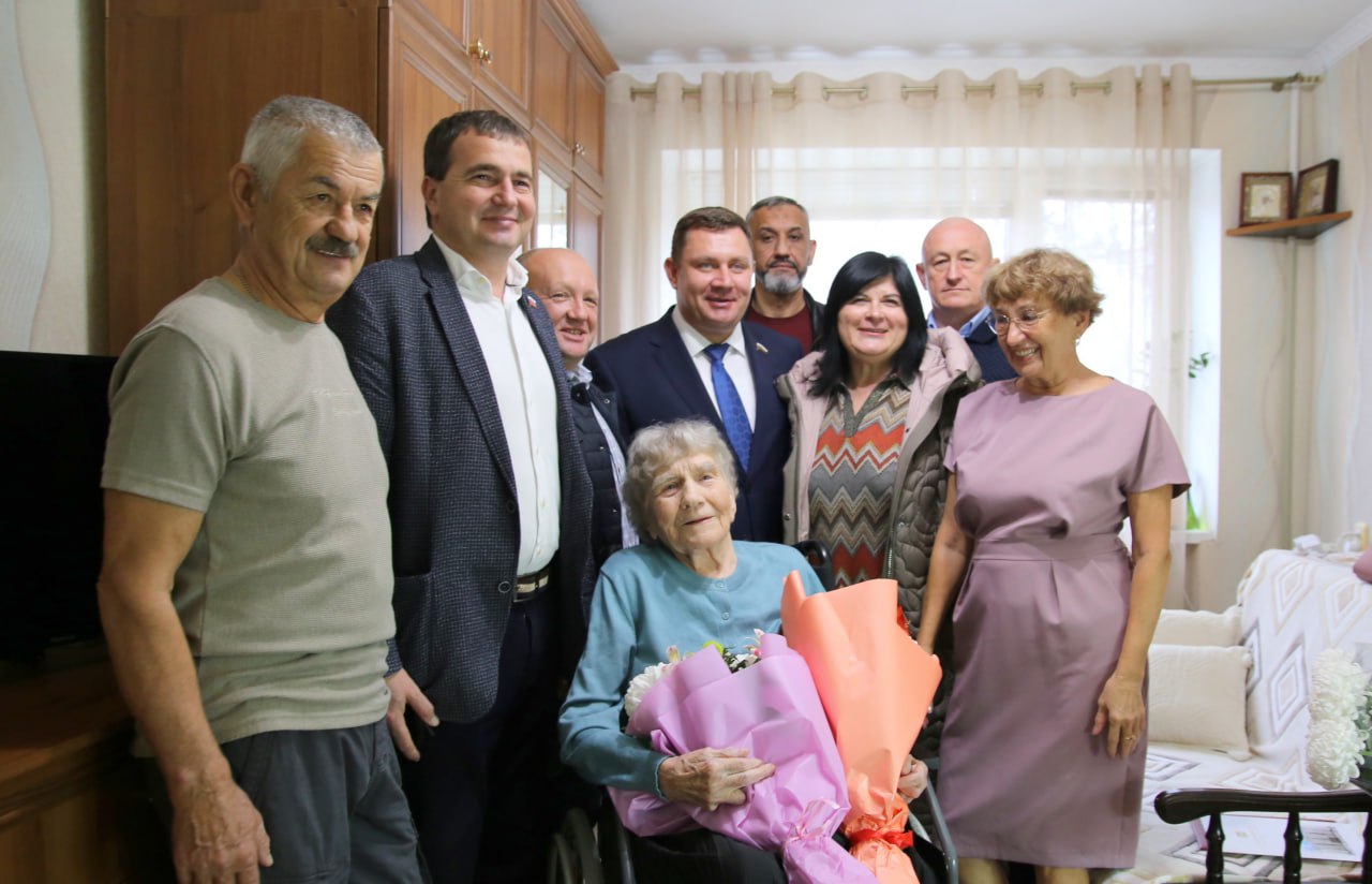 102 года ветерану Великой Отечественной войны – Мелединой Антонине Александровне 102 года ветерану Великой Отечественной войны – Мелединой Антонине Александровне