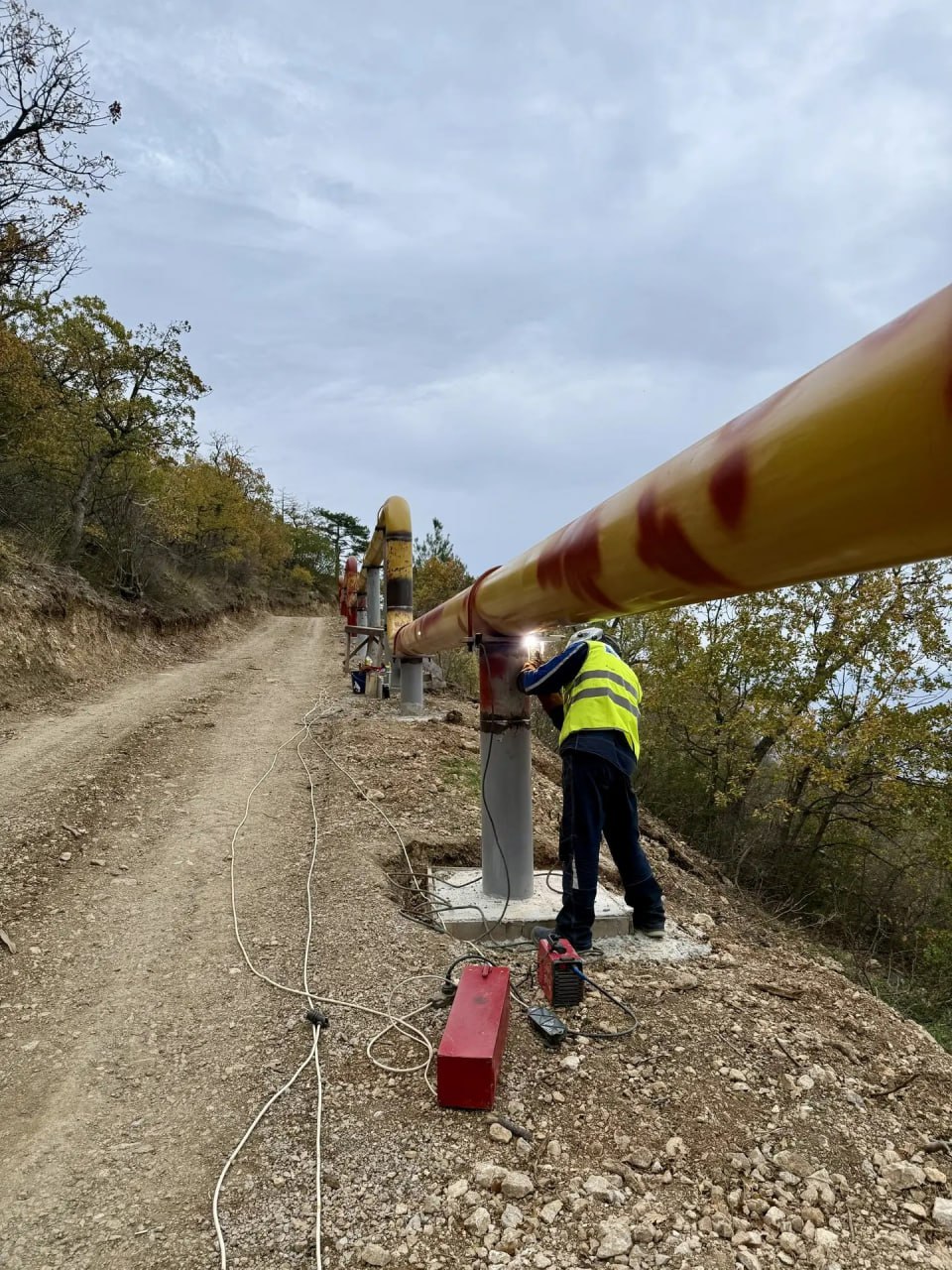 На ЮБК продолжается строительство межпоселкового газопровода