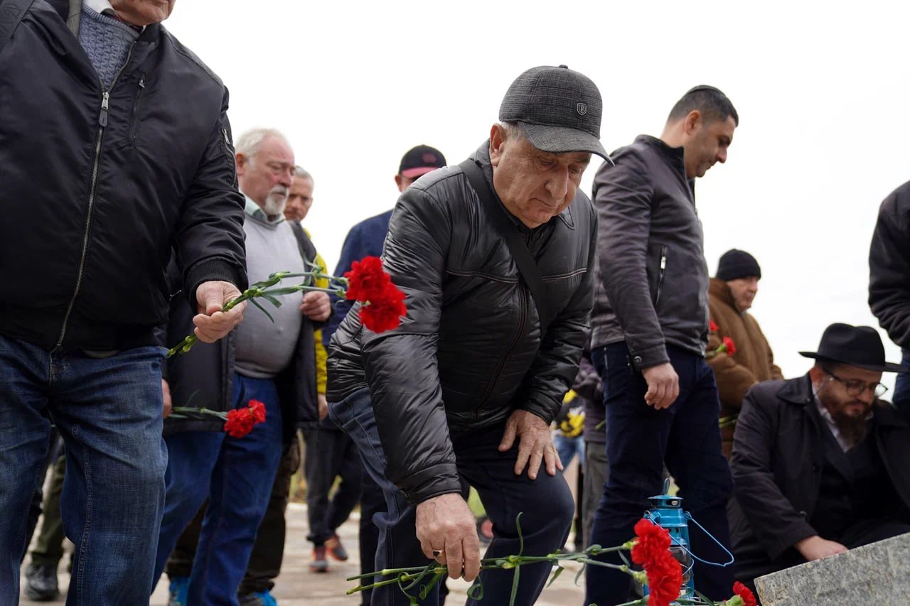 В Евпатории почтили память крымчаков и евреев, ставших жертвами нацизма В Евпатории почтили память крымчаков и евреев, ставших жертвами нацизма