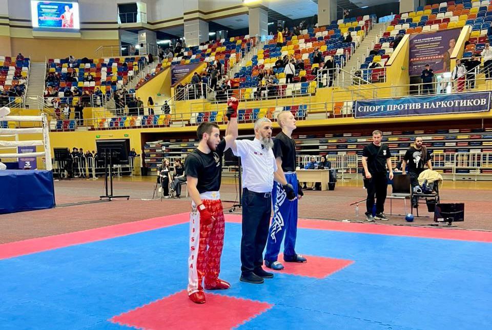 Четыре золотых, две серебряных и одна бронзовая медаль — это впечатляющие результаты выступления Симферопольских спортсменов в составе сборной команды Республики Крым по кикбоксингу на Чемпионате России! Четыре золотых, две серебряных и одна бронзовая медаль — это впечатляющие результаты выступления Симферопольских спортсменов в составе сборной команды Республики Крым по кикбоксингу на Чемпионате России!