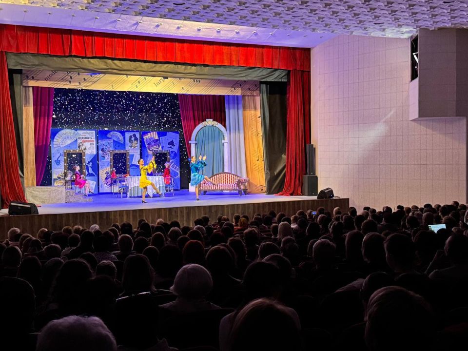 Антон Кравец: В нашем районном Доме культуры Государственный академический музыкальный театр Республики Крым представил искрометный спектакль-шутку «Водевиль»! Антон Кравец: В нашем районном Доме культуры Государственный академический музыкальный театр Республики Крым представил искрометный спектакль-шутку «Водевиль»!