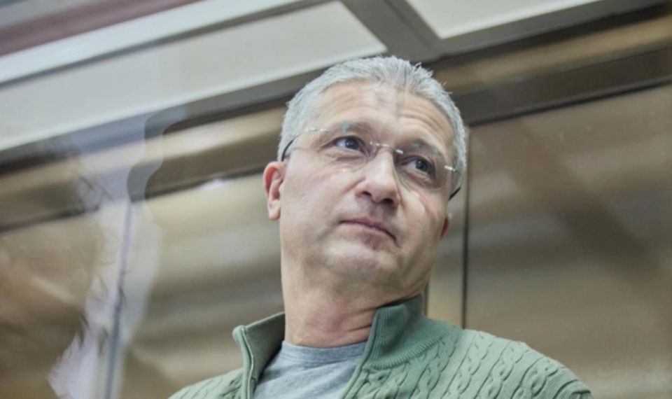 «Признан банкротом»: у экс-замминистра обороны Иванова отберут квартиру за долги