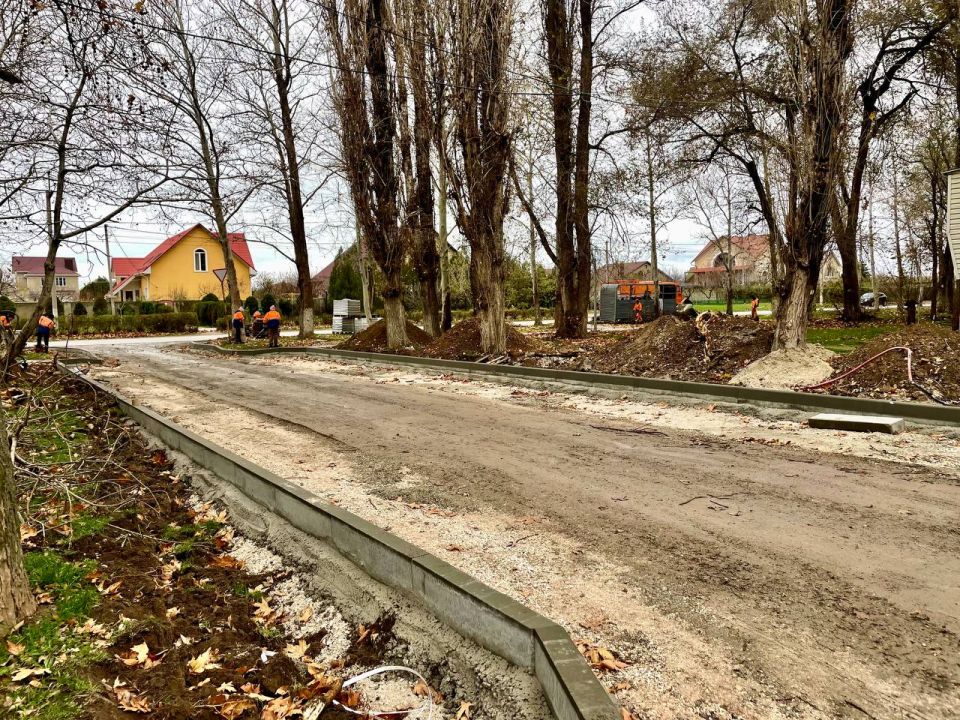 Василий Телиженко: К концу 2025 года в Армянске появятся еще несколько благоустроенных придомовых территорий Василий Телиженко: К концу 2025 года в Армянске появятся еще несколько благоустроенных придомовых территорий