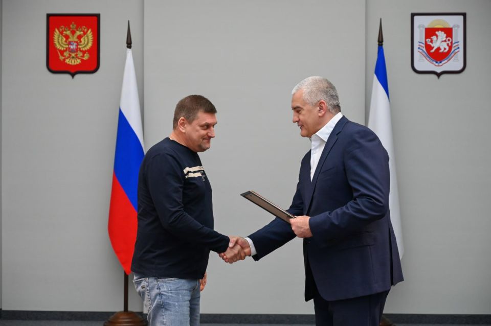 Глава Крыма поздравил работников промышленности с профессиональным праздником Глава Крыма поздравил работников промышленности с профессиональным праздником