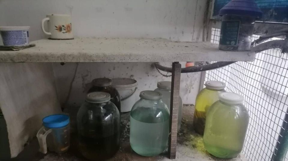 В Кировском районе осуждена местная жительница, продававшая спиртосодержащие напитки домашней выработки