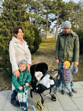 Михаил Развожаев: Севастопольские молодые многодетные семьи продолжают получать единовременную выплату в размере 300 тысяч рублей на третьего ребенка или последующих детей