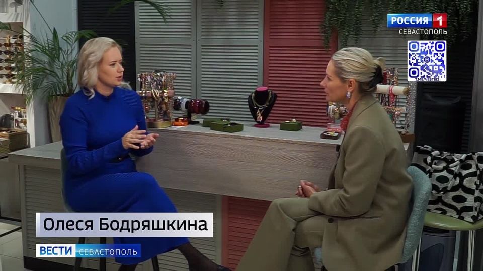 Какие аксессуары сейчас актуальны, а какие тренды уже не в моде? Разбираем со стилистом