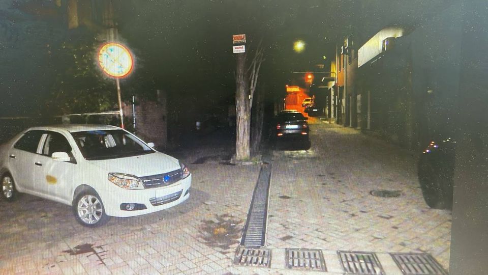 В Ялте предотвратили заказной поджог автомобилей и торгового павильона В Ялте предотвратили заказной поджог автомобилей и торгового павильона