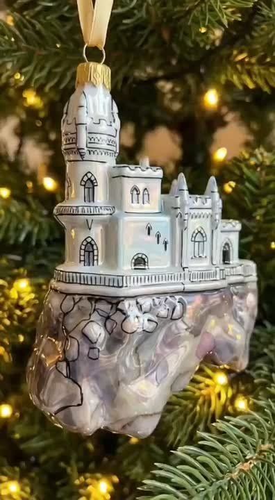 До зимних каникул осталось чуть больше месяца, до нашей кампании «Новый год в Крыму как дома» - чуть меньше недели, а чудеса с нами каждый день