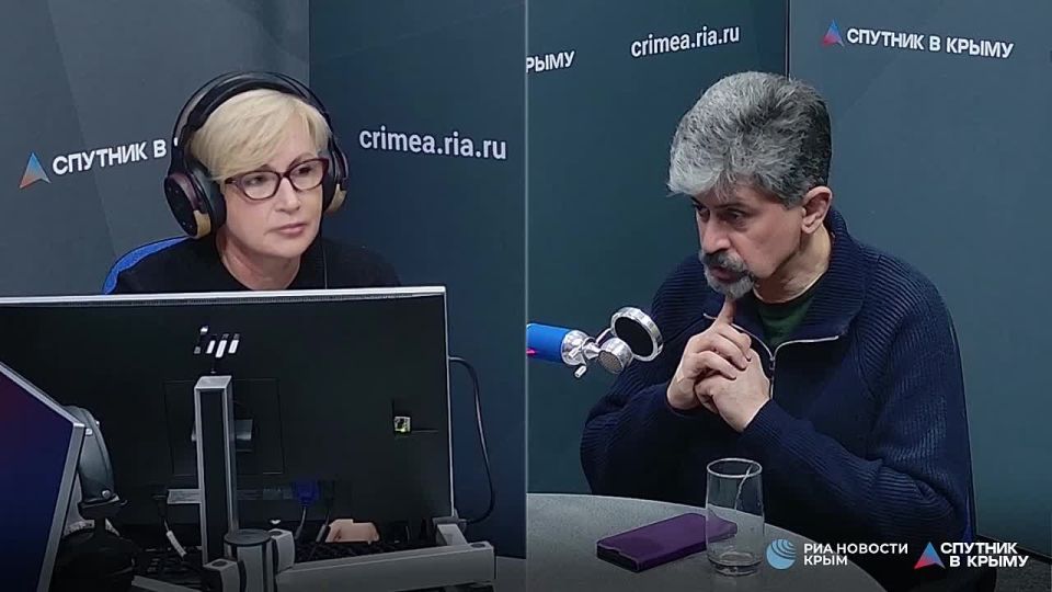 "Минск-2" возвращается.. Европейцы могут сорвать наметившееся соглашение по российско-украинским отношениям: поэтому США и не допускают их к переговорам. Такое мнение в эфире радио "Спутник в Крыму" выразил политолог...