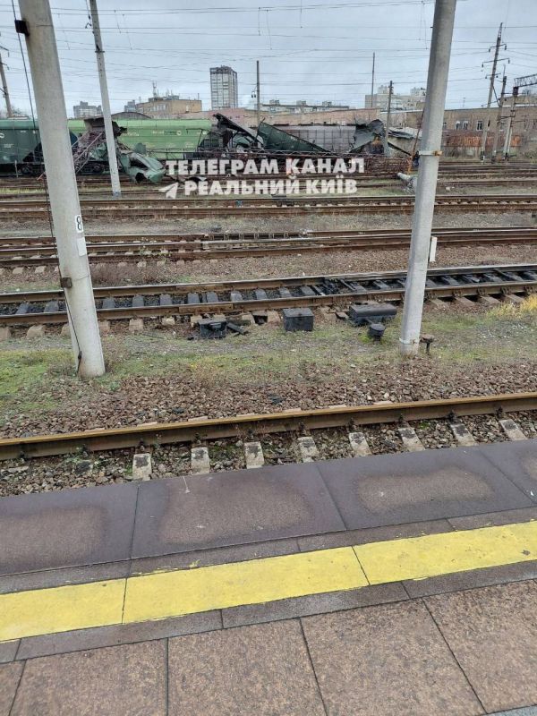 ���� ��������: ���������� ����� ������� �� ������� ��������������� ����: "�������" � ׸����� ����, �������������� ������, "�������" � ����