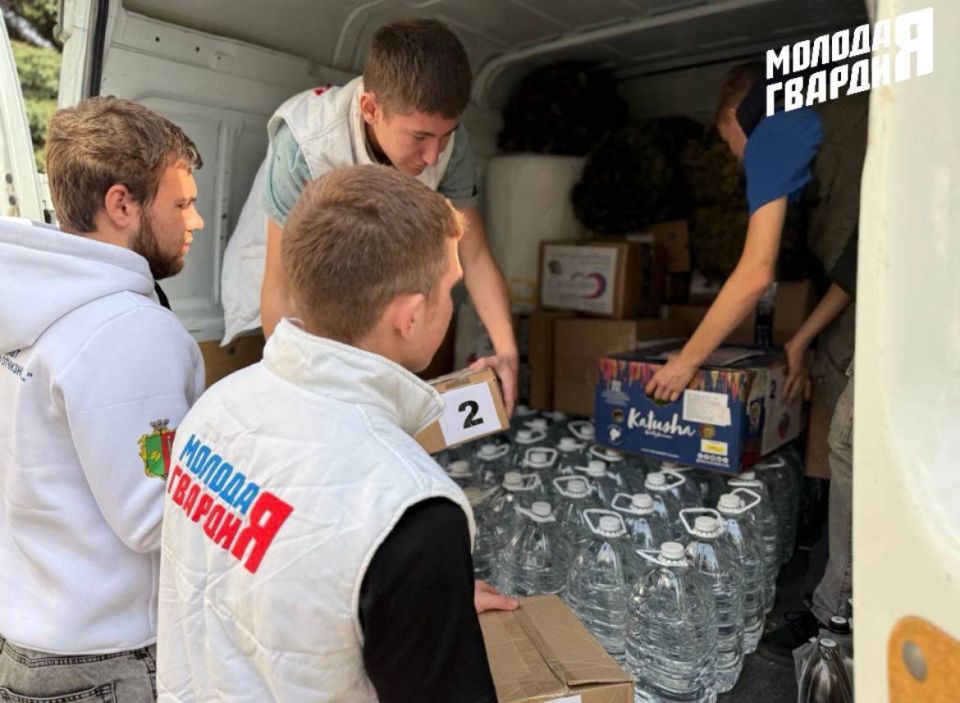 Активисты «Молодой Гвардии» Евпатории помогли в отправке гуманитарной помощи бойцам СВО Активисты «Молодой Гвардии» Евпатории помогли в отправке гуманитарной помощи бойцам СВО