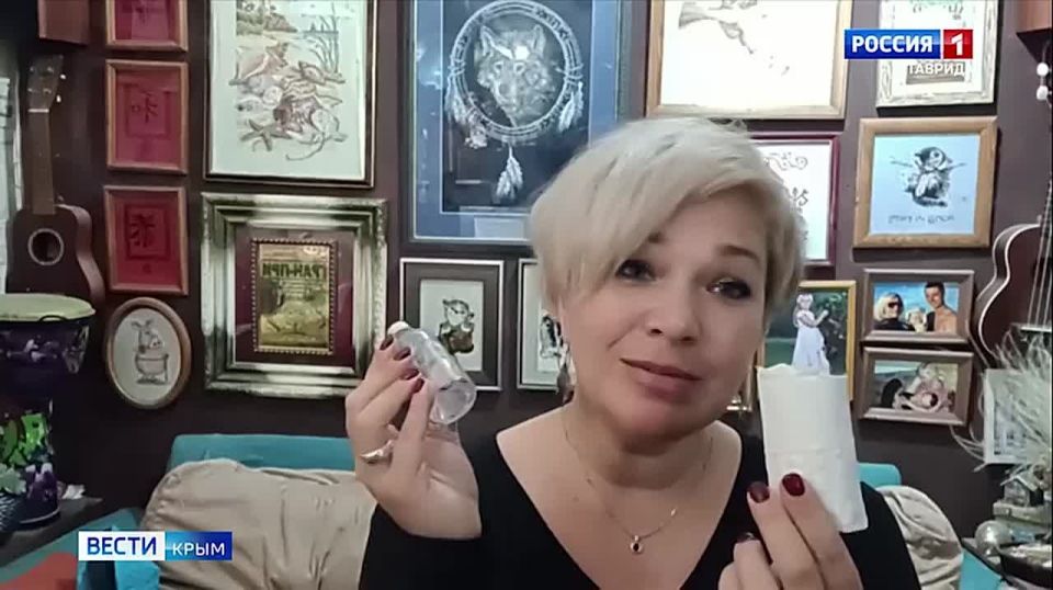 Необычная находка: крымчанка нашла на берегу моря бутылку с посланием