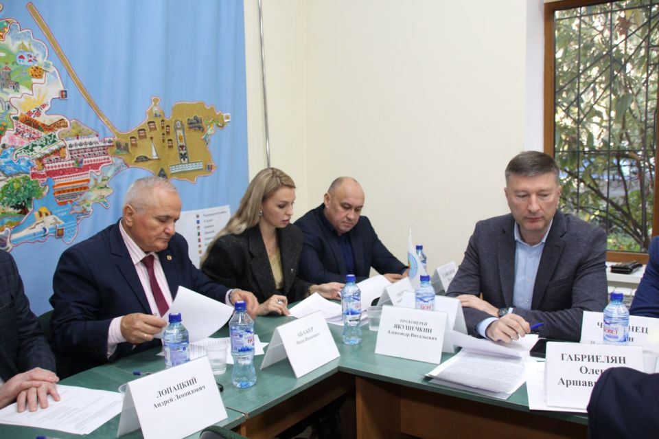 В Крыму обсудили развитие народной дипломатии и сохранение русского языка В Крыму обсудили развитие народной дипломатии и сохранение русского языка
