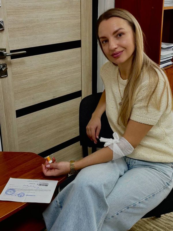 Сотрудники Минимущества Крыма приняли участие в Дне донора Сотрудники Минимущества Крыма приняли участие в Дне донора