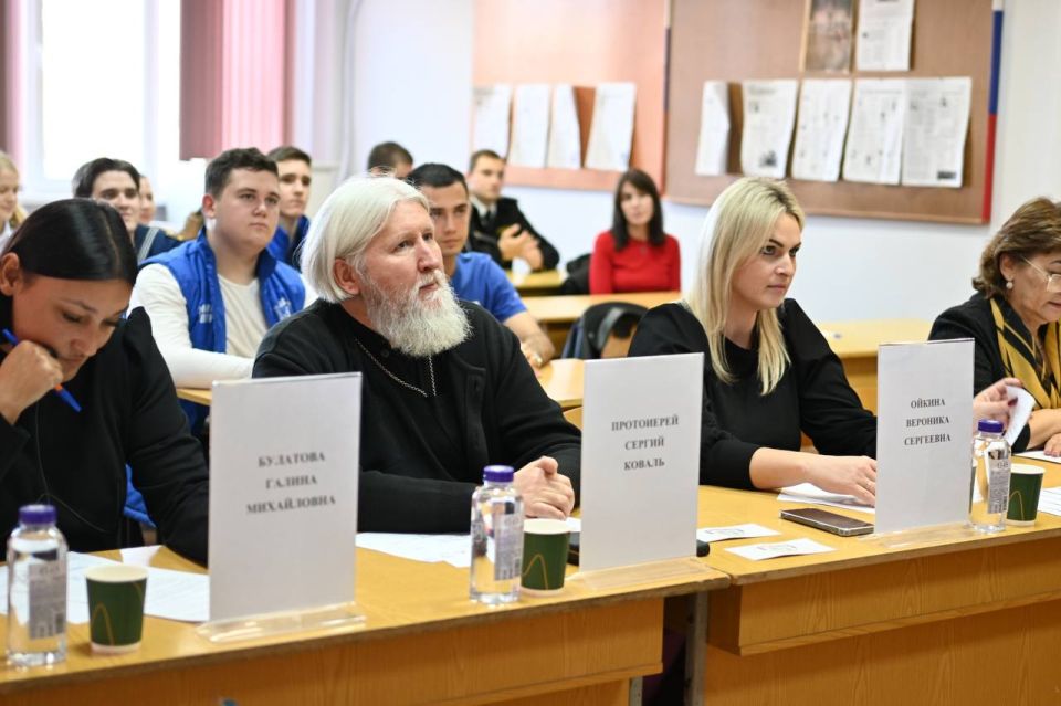 Отборочный этап «АГОНиМЫ» в Керчи: молодёжь в центре дискуссий Отборочный этап «АГОНиМЫ» в Керчи: молодёжь в центре дискуссий