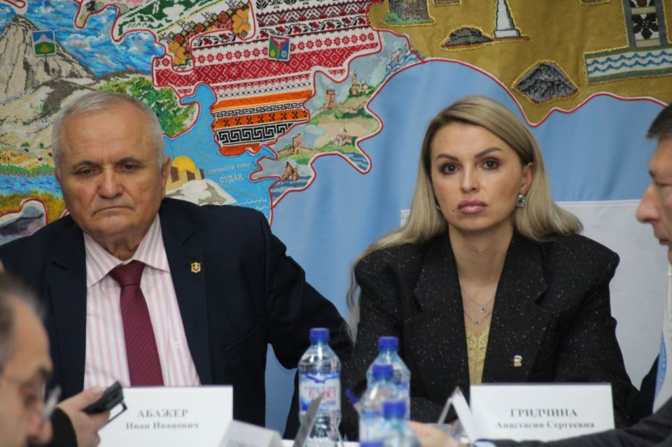 В Крыму обсудили развитие народной дипломатии и сохранение русского языка В Крыму обсудили развитие народной дипломатии и сохранение русского языка