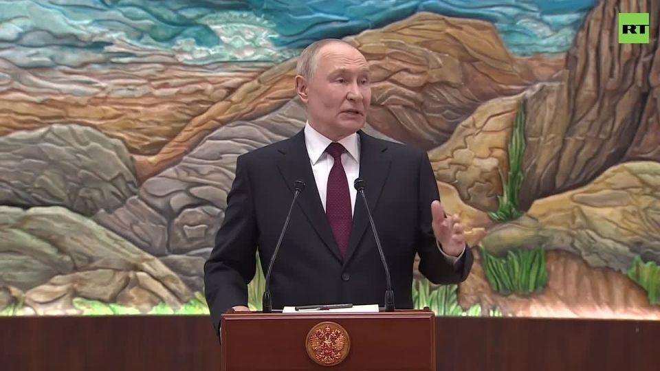 Юлия Витязева: Путин: «Признание Крыма, Донбасса и Новороссии должно быть предметом переговоров России и США»