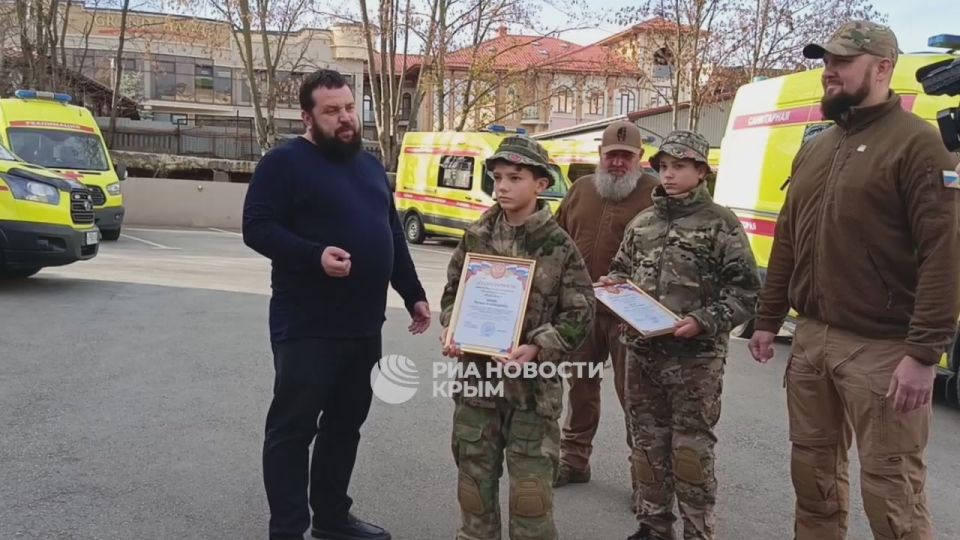 Братья-семиклассники из Евпатории получили благодарность за оказание первой помощи в ДТП