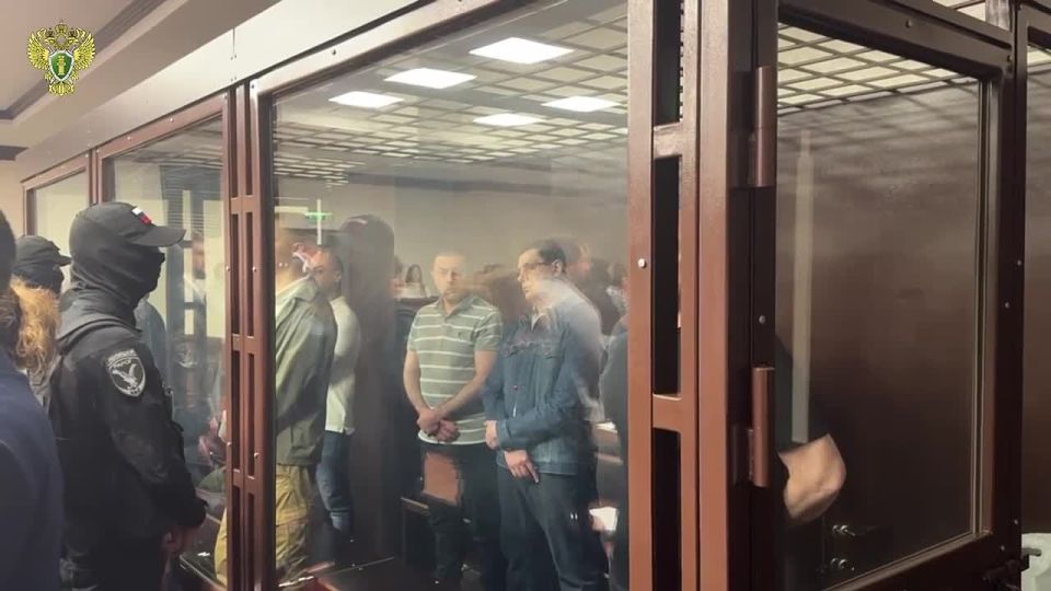 Южный окружной военный суд признал восьмерых членов организованной группы виновными в теракте на Крымском мосту