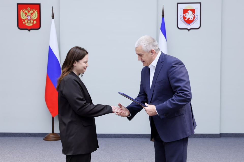 Сергей Аксёнов: Прямая связь с людьми, оперативная реакция на обращения граждан, на их нужды и запросы – важнейший показатель эффективности работы органов власти Сергей Аксёнов: Прямая связь с людьми, оперативная реакция на обращения граждан, на их нужды и запросы – важнейший показатель эффективности работы органов власти