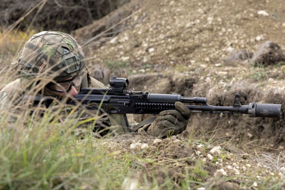 Глава Крыма поздравил морских пехотинцев с профессиональным праздником Глава Крыма поздравил морских пехотинцев с профессиональным праздником