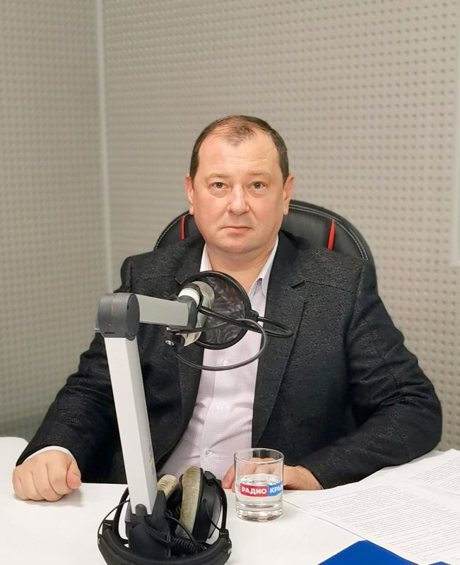 О подготовке реагирующих подразделений МЧС Республики Крым к зимнему периоду и безопасности в новогодние праздники рассказал заместитель министра чрезвычайных ситуаций Республики Крым Максим Витальевич Грамотный в эфире...