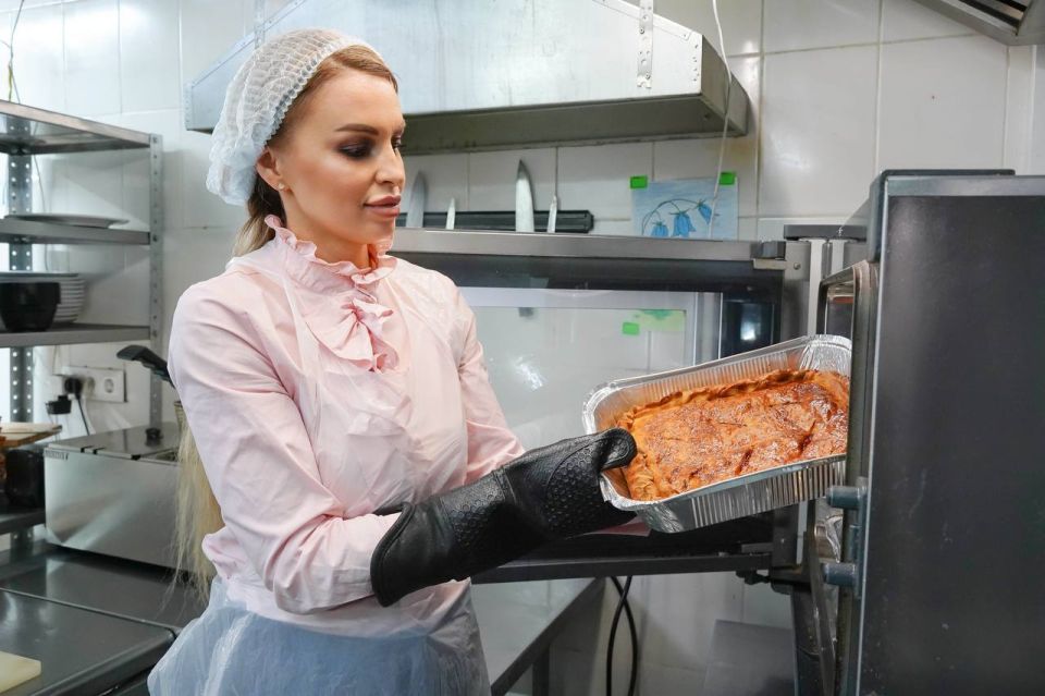 Анастасия Гридчина: В Крыму стартовал федеральный проект «Вкус заботы» организованный «Женским движением Единой России» в преддверии праздника Дня матери Анастасия Гридчина: В Крыму стартовал федеральный проект «Вкус заботы» организованный «Женским движением Единой России» в преддверии праздника Дня матери