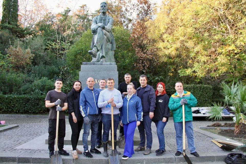 Константин Шимановский: Приморский парк озеленили 20 пальмами трех видов! Константин Шимановский: Приморский парк озеленили 20 пальмами трех видов!