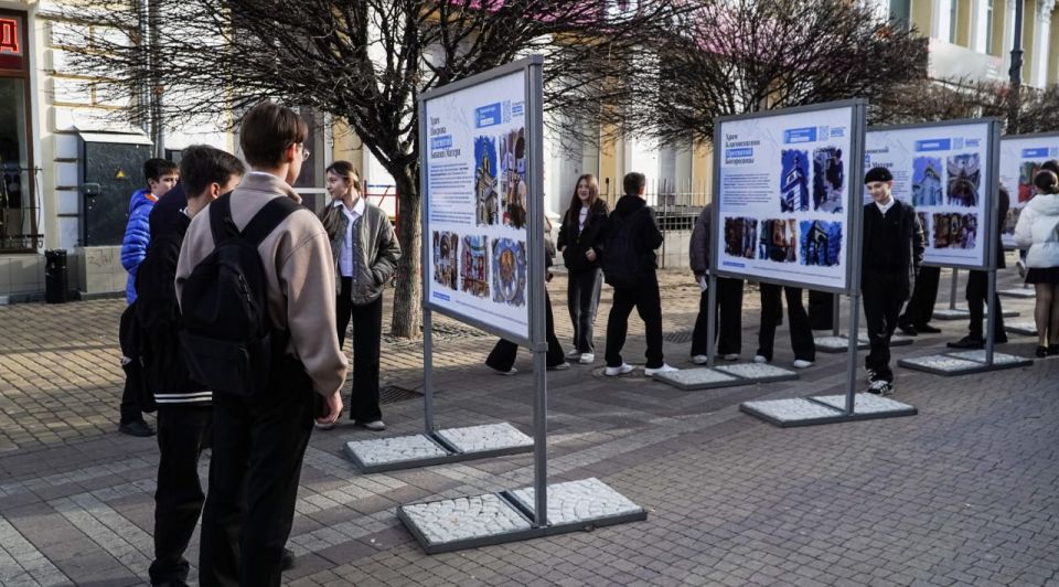 Фотовыставка «Молодёжь о вечном» открылась в центре Симферополя Фотовыставка «Молодёжь о вечном» открылась в центре Симферополя