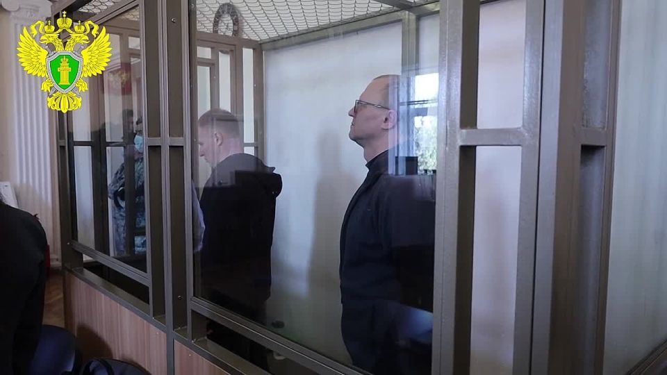 Видео из зала суда, где оглашен приговор бывшему и.о. замгубернатора Севастополя и его посреднику