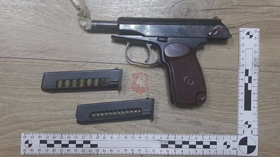 В Севастополе оперативники задержали подозреваемого в незаконном хранении пистолета и патронатов