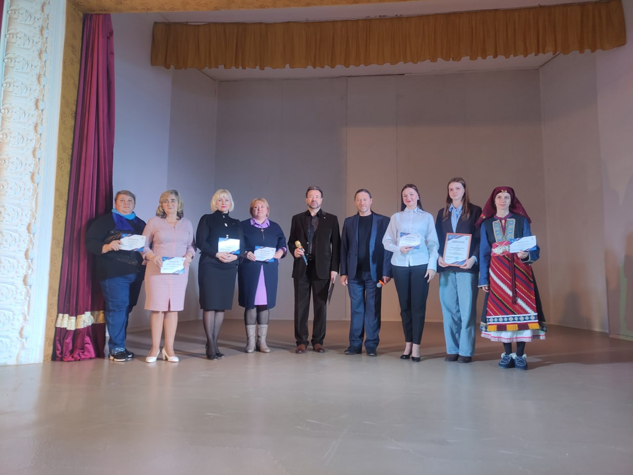 27 ноября 2025 года в селе Мазанском СДК Симферопольского района прошёл финал открытого Республиканского онлайн-конкурса «Не прервётся традиции нить», посвящённый народным преданиям об истории сёл и городов Республики Крым»