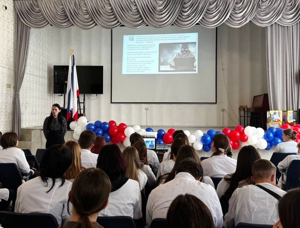 Сотрудниками МВД по Республике Крым продолжается работа по профилактике экстремизма в студенческой среде