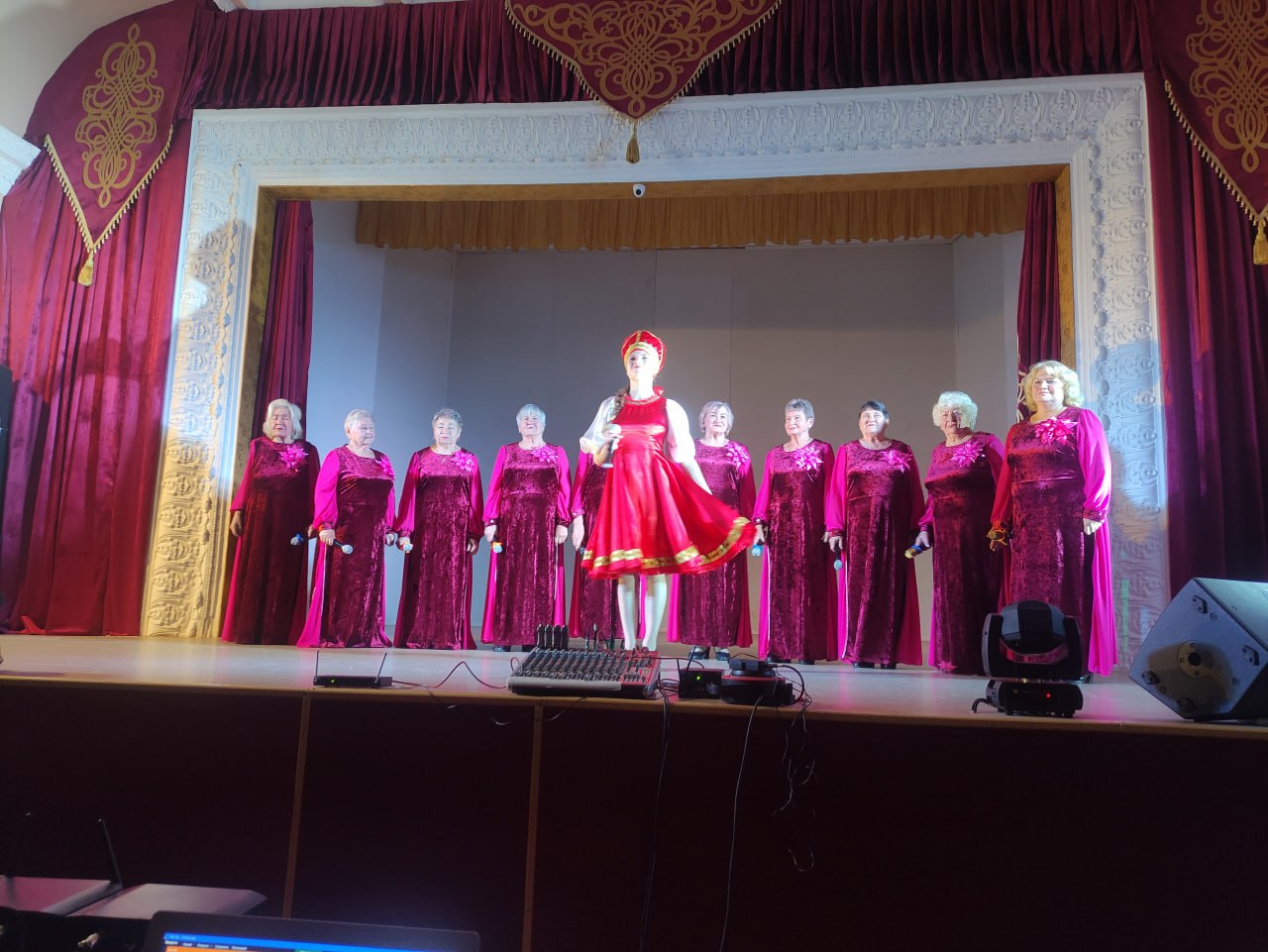 27 ноября 2025 года в селе Мазанском СДК Симферопольского района прошёл финал открытого Республиканского онлайн-конкурса «Не прервётся традиции нить», посвящённый народным преданиям об истории сёл и городов Республики Крым» 27 ноября 2025 года в селе Мазанском СДК Симферопольского района прошёл финал открытого Республиканского онлайн-конкурса «Не прервётся традиции нить», посвящённый народным преданиям об истории сёл и городов Республики Крым»