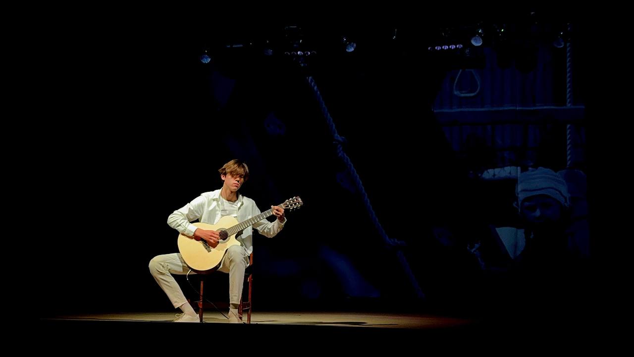 Александр Дудинов: Для самых любимых. В Черноморском РДК прошел Александр Дудинов: Для самых любимых. В Черноморском РДК прошел