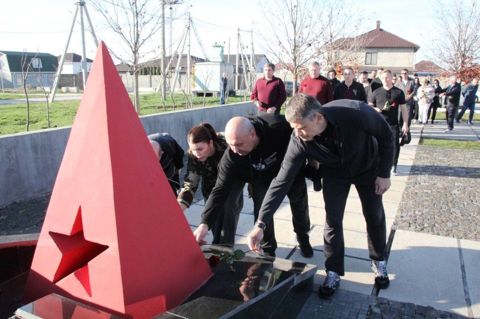 ����� ������������ ������ ����� � ���� ������� ��������� � ��������� ������� ���������� ��������