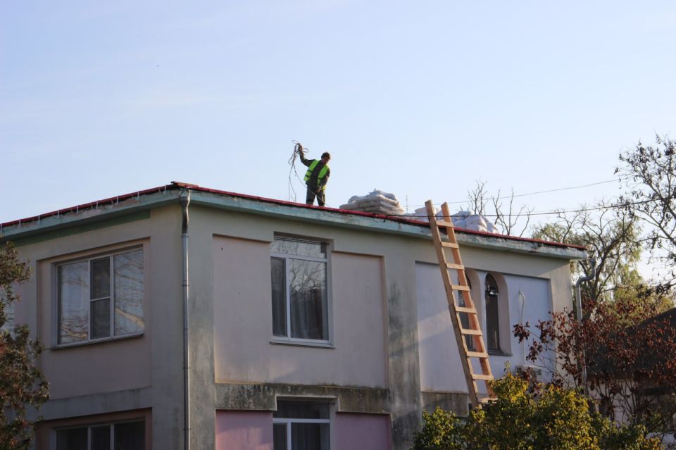 В детском саду №32 «Дюймовочка» приступили к ремонту кровли второго и третьего корпуса В детском саду №32 «Дюймовочка» приступили к ремонту кровли второго и третьего корпуса