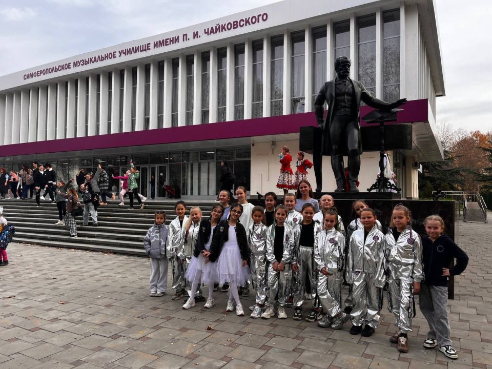 Звёздный час артистов Черноморского района на «Крымских зорях»! Звёздный час артистов Черноморского района на «Крымских зорях»!