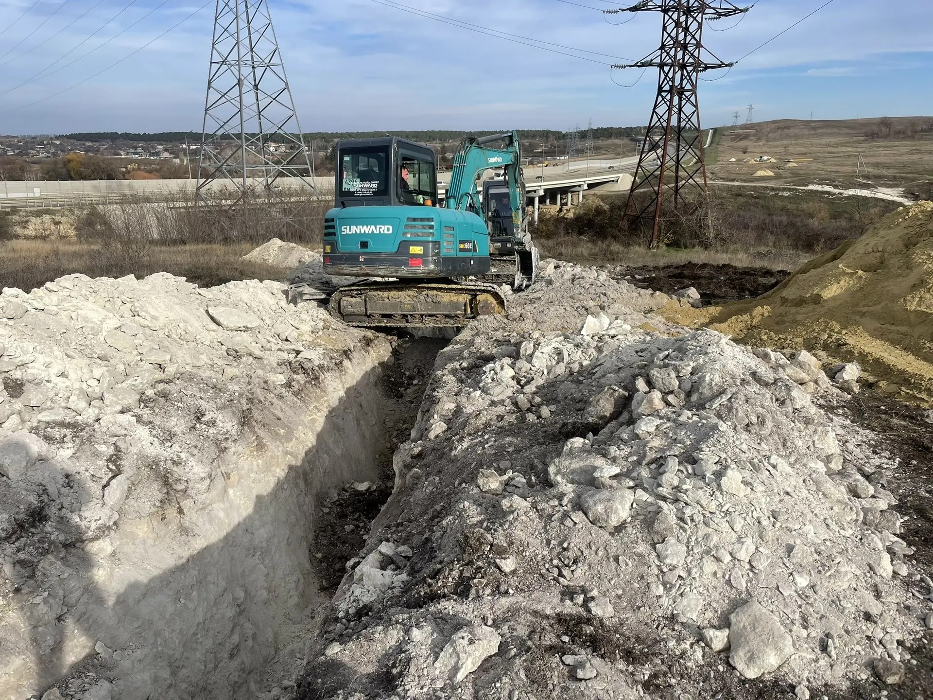 Сотрудники Министерства топлива и энергетики Республики Крым проверили ход работ по газификации с. Мазанка Симферопольского района Сотрудники Министерства топлива и энергетики Республики Крым проверили ход работ по газификации с. Мазанка Симферопольского района