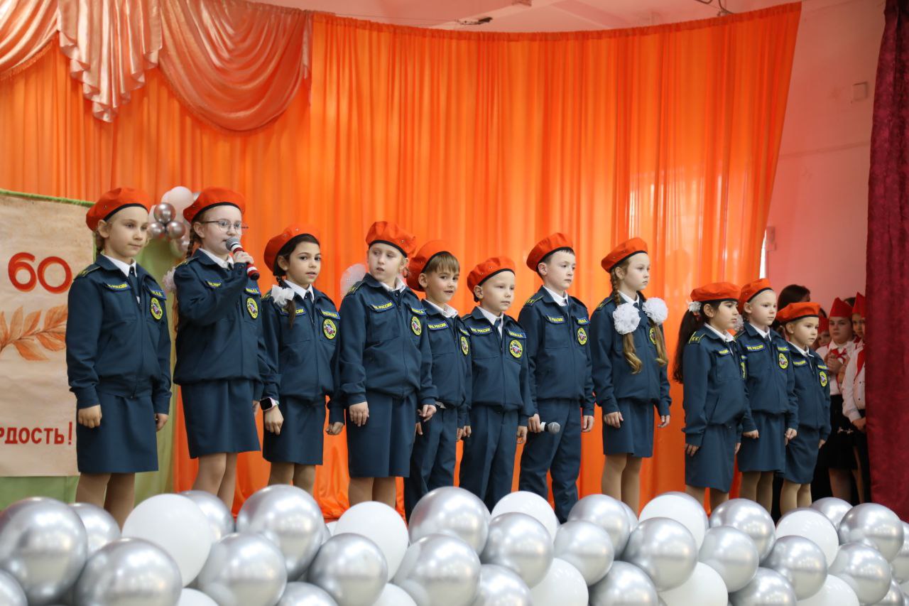 Галина Огнёва: Первой общеобразовательной школе города Алушты 60 лет! Галина Огнёва: Первой общеобразовательной школе города Алушты 60 лет!